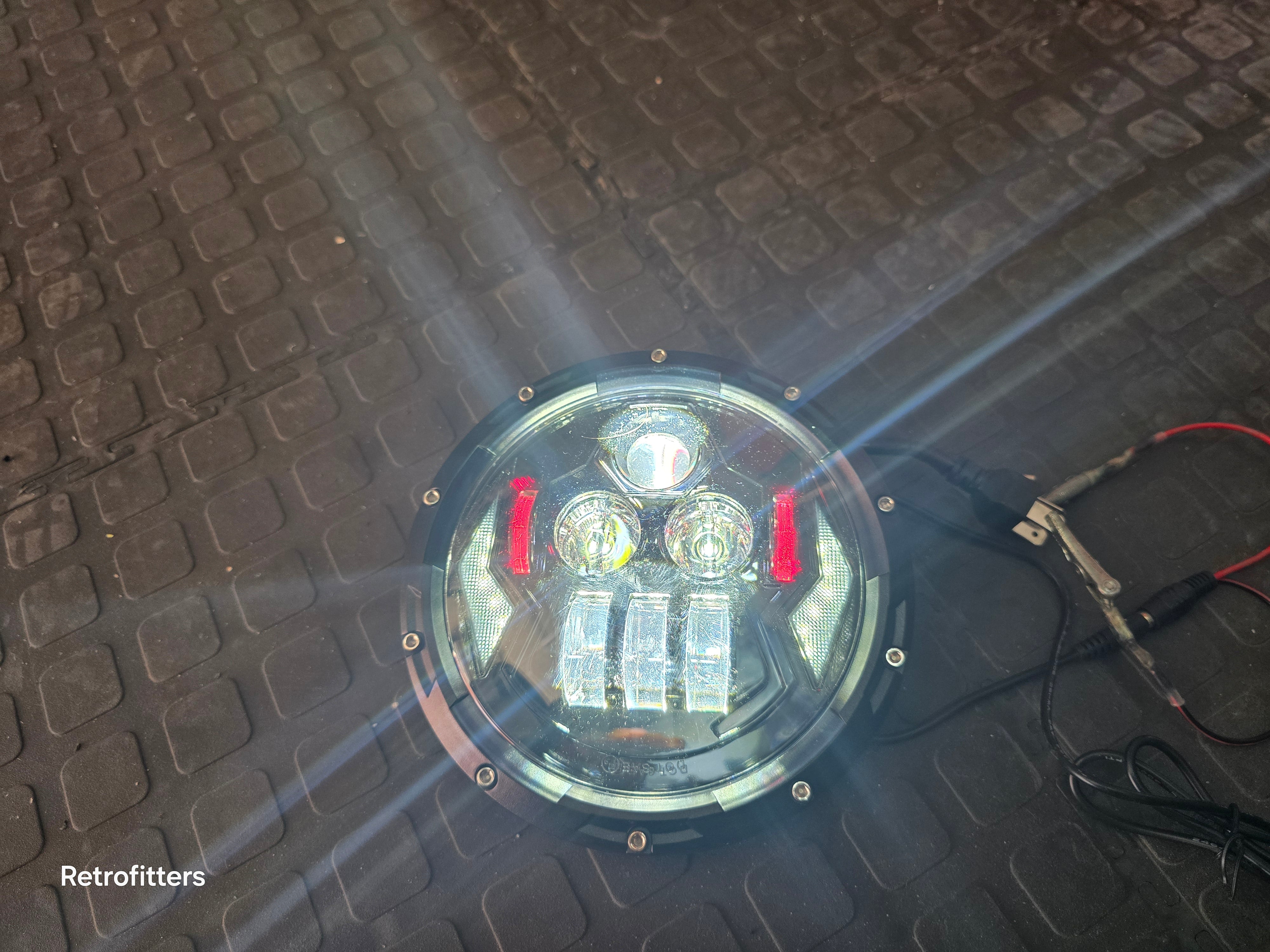 7 duim 100W LED-koplig met DRL Dagrylig Hoë lae straal amberkleurige flikkerlig