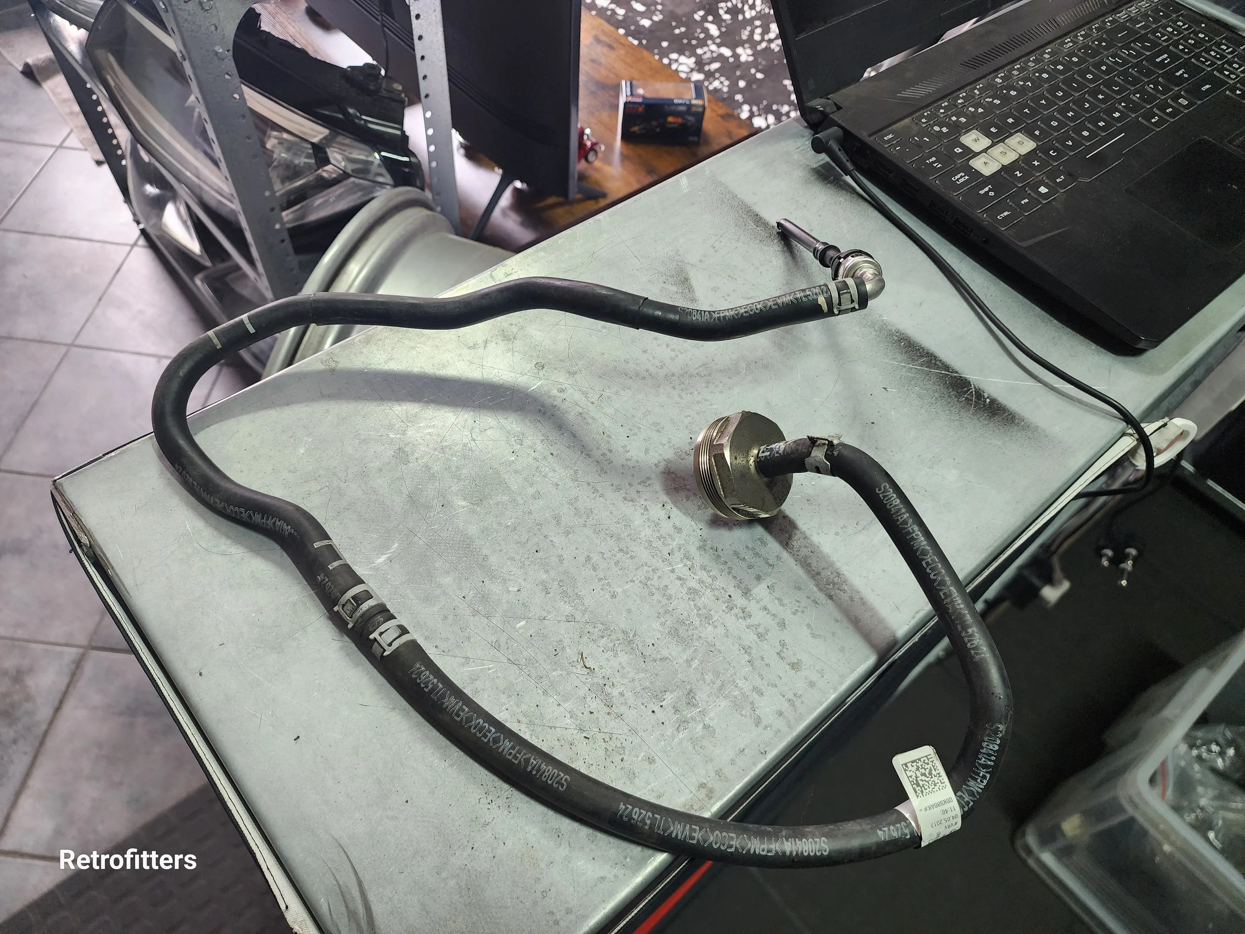 Pre loved (used) Golf mk7 R Hpfp Cap and hose Retrofitters RSA