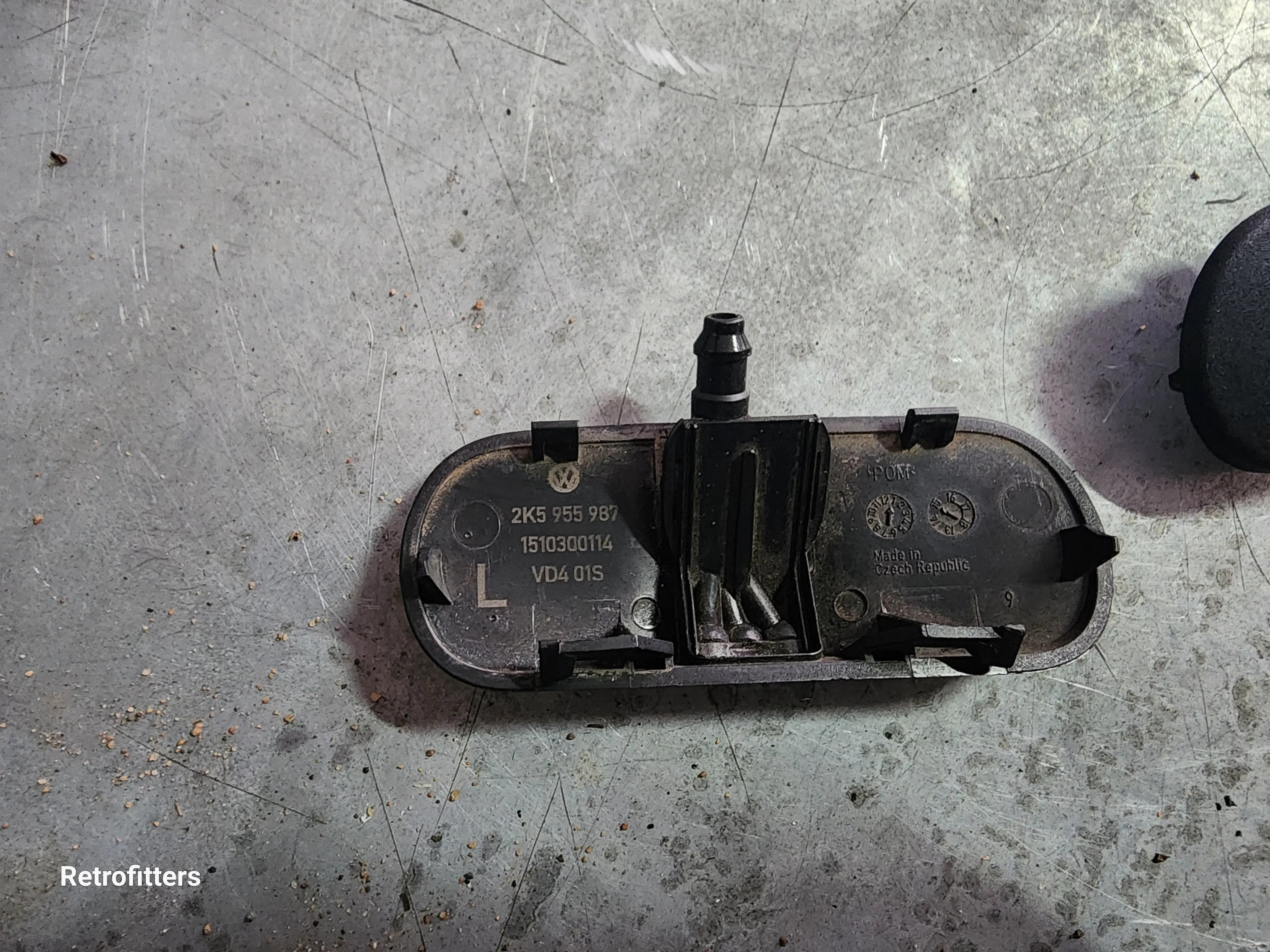 Pre loved (used) Golf mk7 Gti R Windscreen washers set Retrofitters RSA