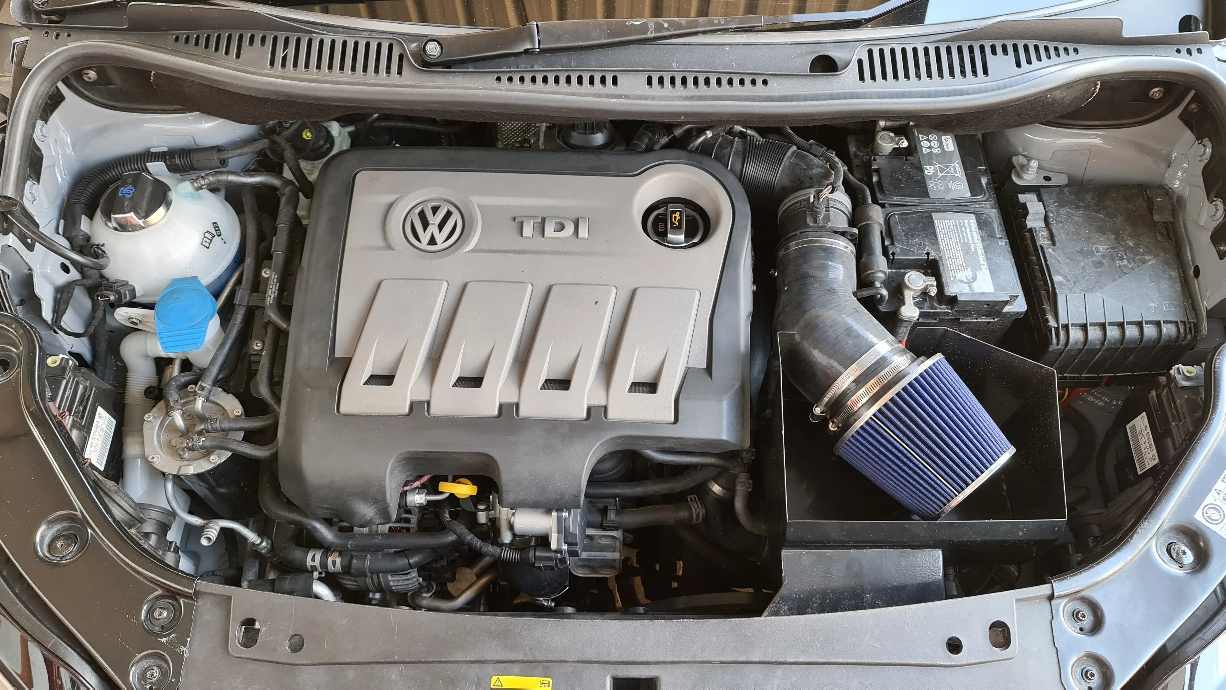 Volkwagen Caddy 2k 2.0tdi engine cover In stock with Supplier 7 to 14 days