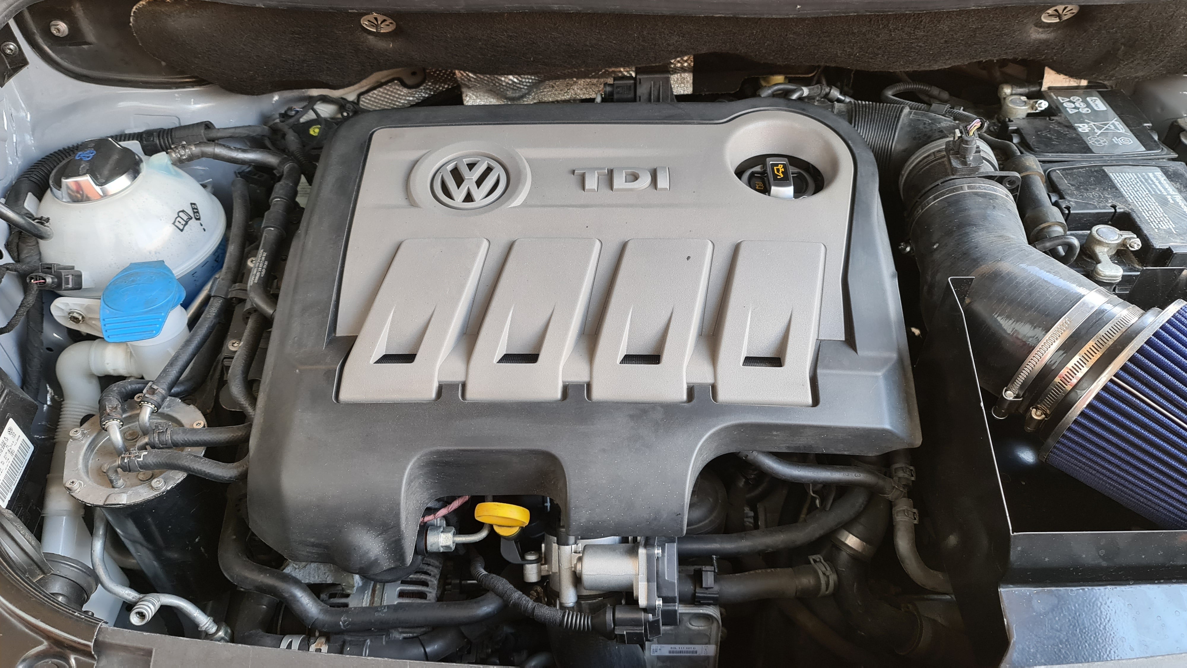 Volkwagen Caddy 2k 2.0tdi enjin deksel