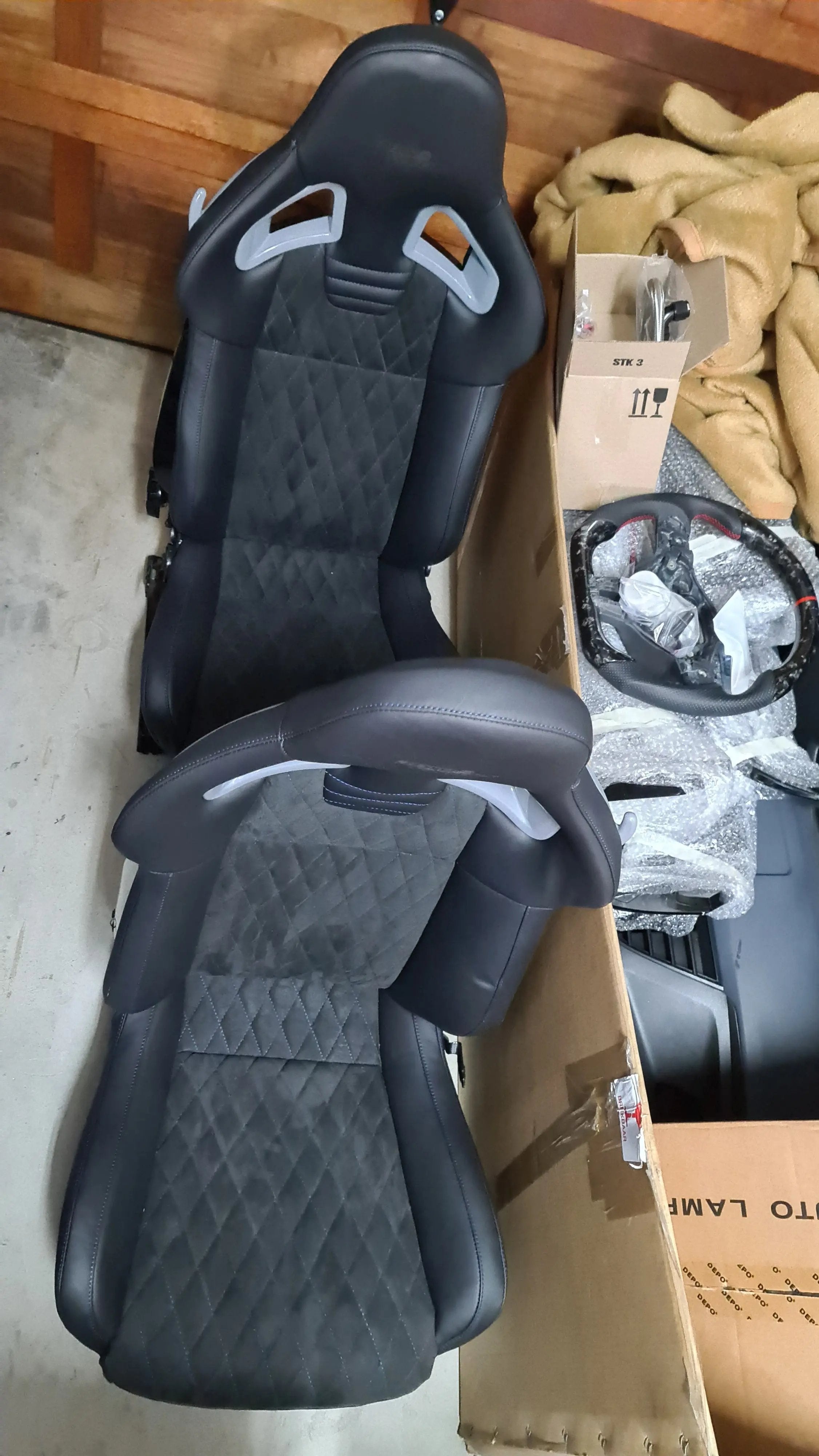 Recaro Oem Seats wingback (Sold as a Pair of two front seats) In stock with Supplier 7 to 14 days