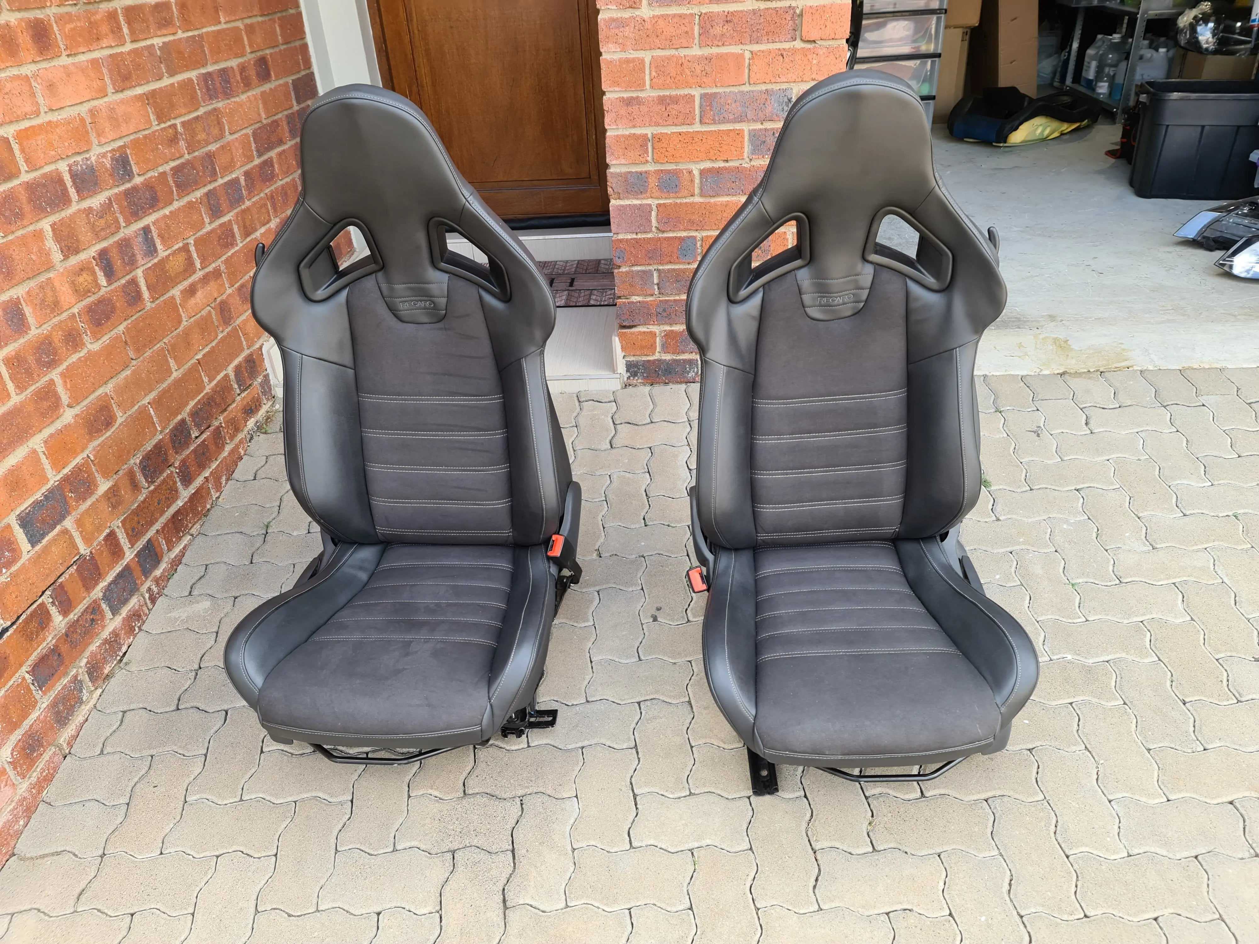 Recaro Oem Seats wingback (Sold as a Pair of two front seats) In stock with Supplier 7 to 14 days