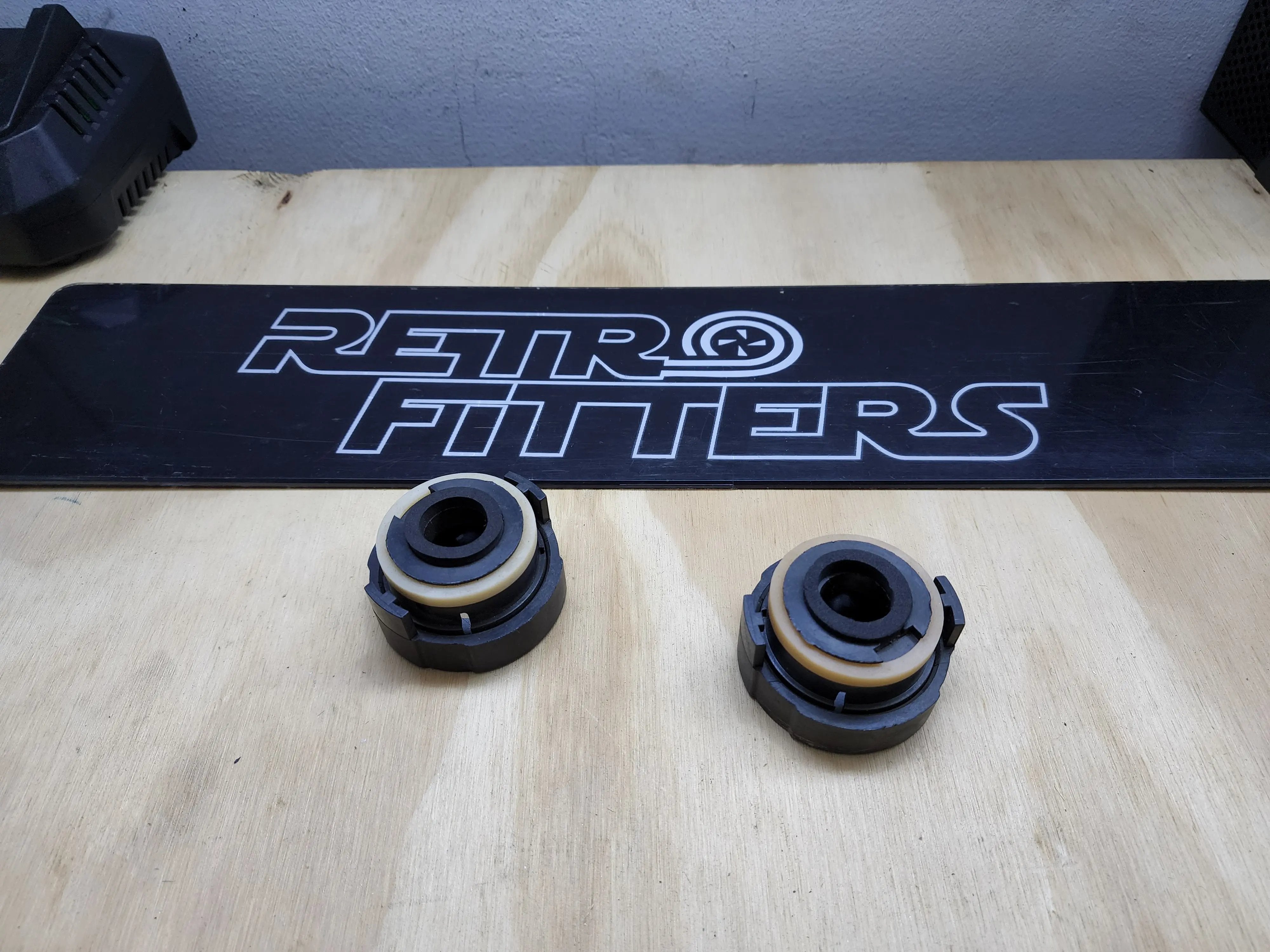 2Pcs/Lot H7 LED Car Headlight Bulb Base Holder Adapter Retrofitters RSA