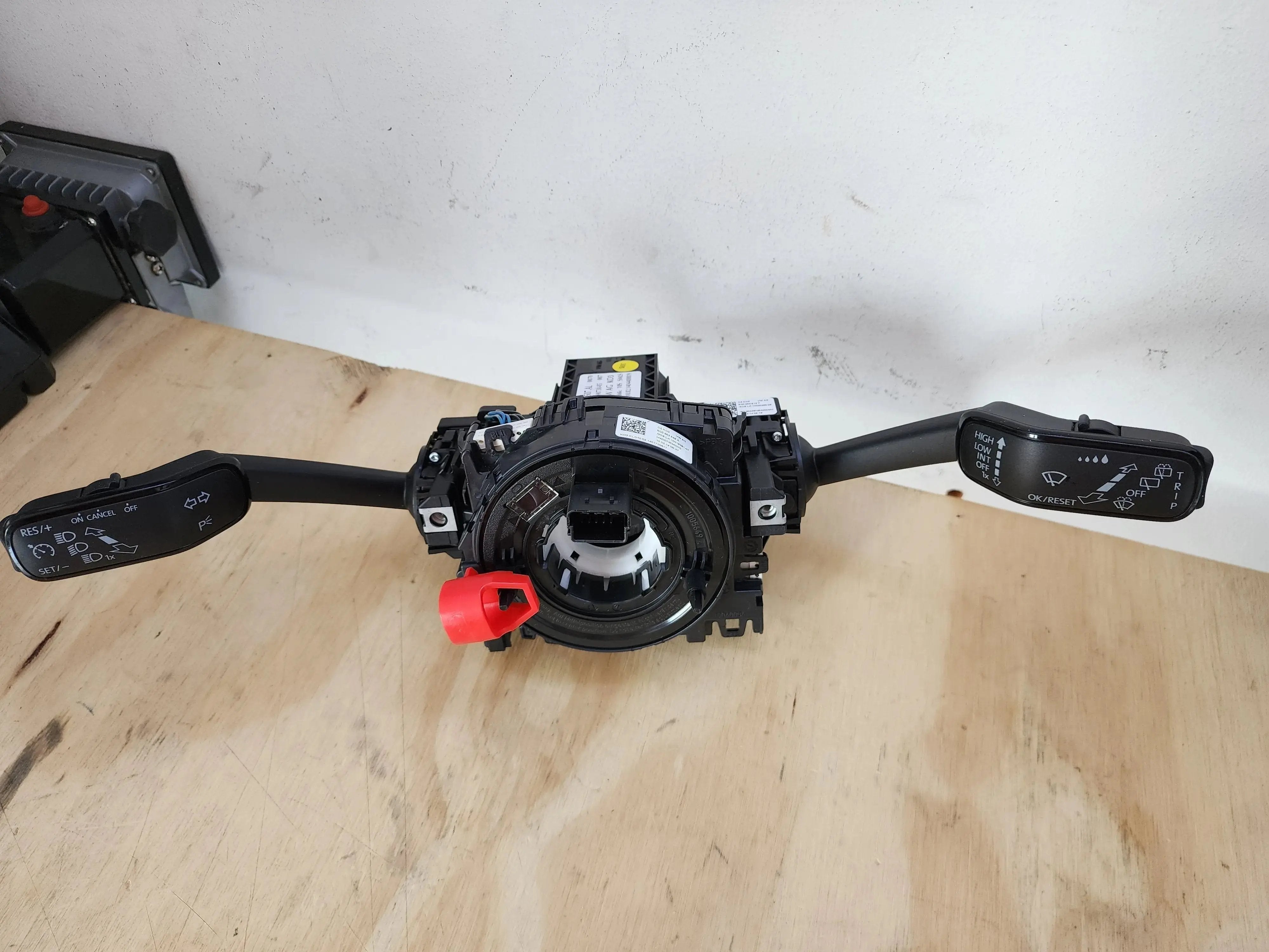 Volkwagen Passat B7 / CC / Caddy Multi funtion Steering Wheel Module In stock with Supplier 7 to 14 days