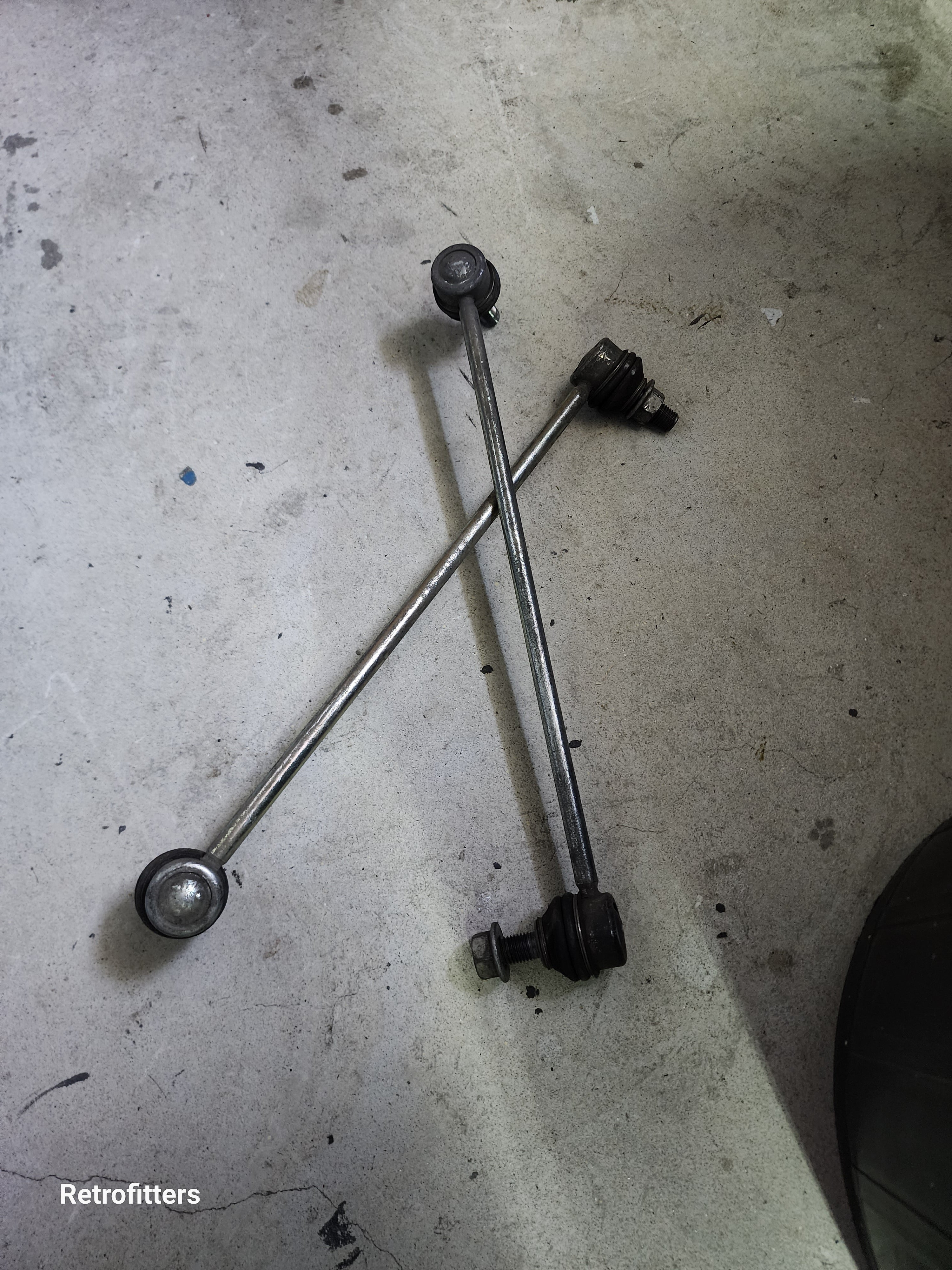 Pre loved (used) Volkswagen Caddy 2k 2015 to 2021 Tie rods both