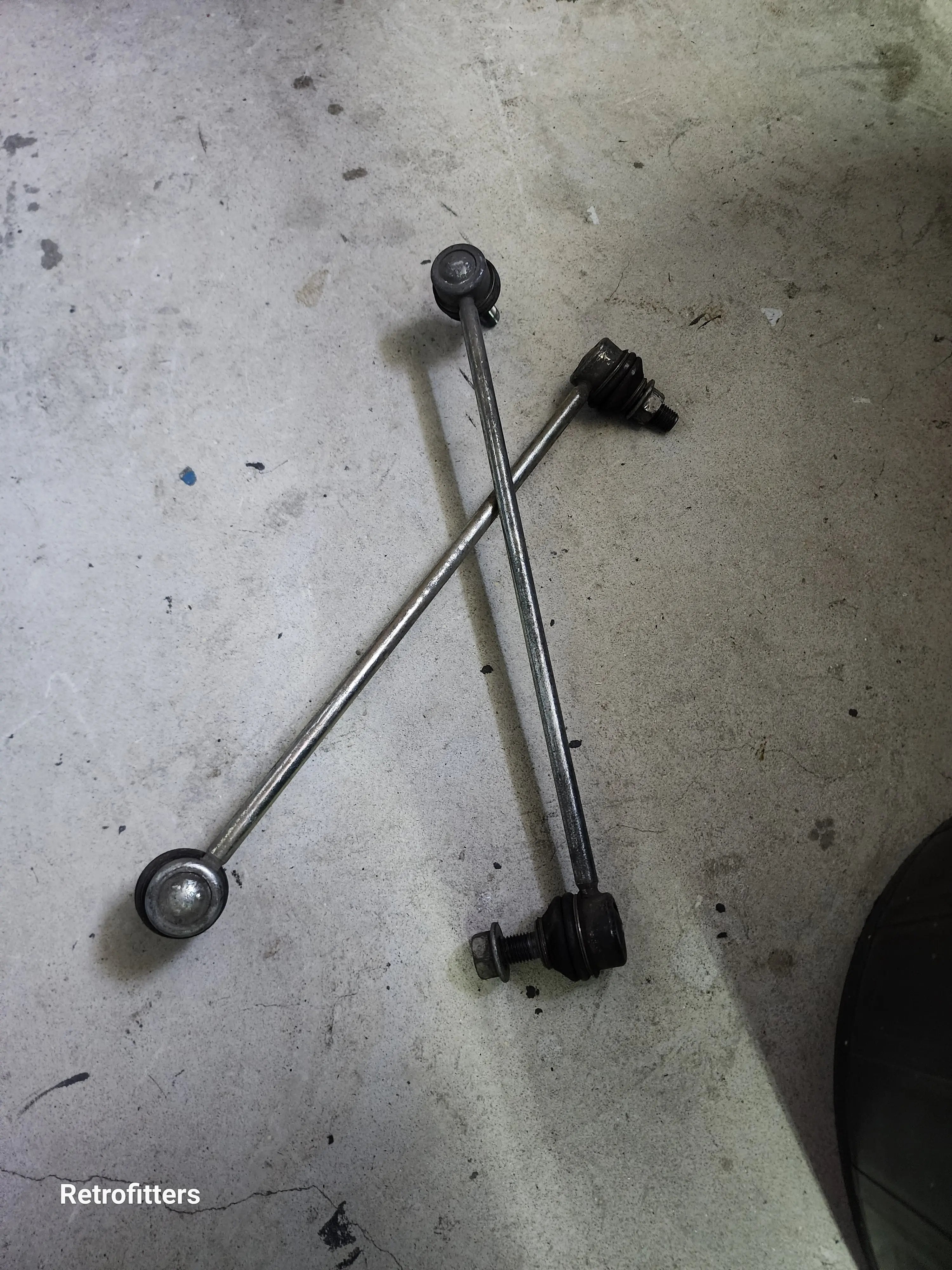 Pre loved (used) Volkswagen Caddy 2k 2015 to 2021 Tie rods both Retrofitters RSA