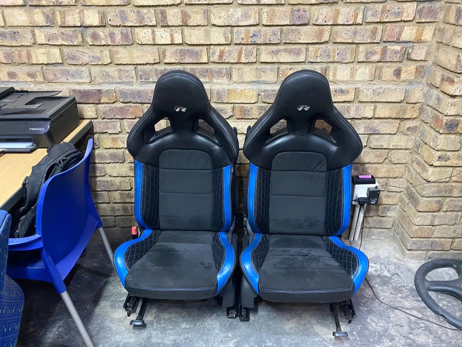 Recaro Oem Seats wingback (Sold as a Pair of two front seats) In stock with Supplier 7 to 14 days