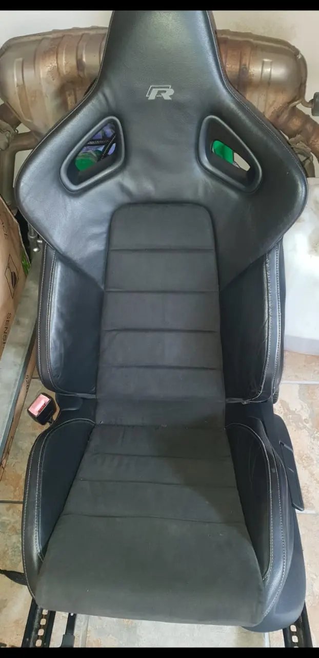 Recaro Oem Seats wingback (Sold as a Pair of two front seats) In stock with Supplier 7 to 14 days