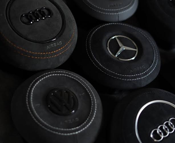 Pasgemaakte lugsak dek Volkswagen / Audi / Merc / Bmw