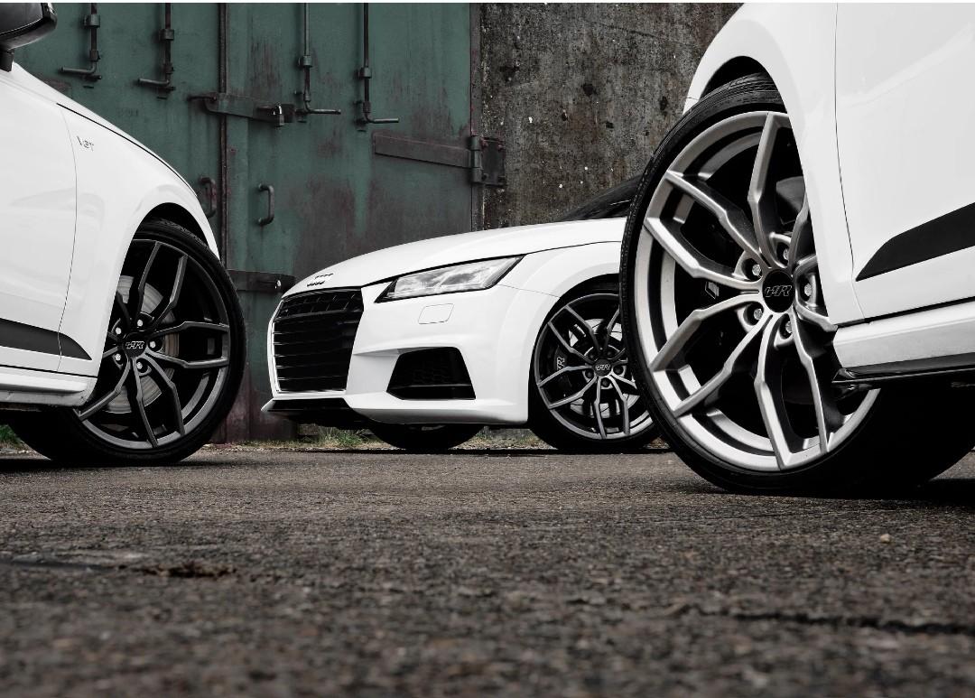 Racingline 19″ x 8.5″ R360 Wheel, Gloss Black, ET44 Set of 4 | VWR600360GUN
