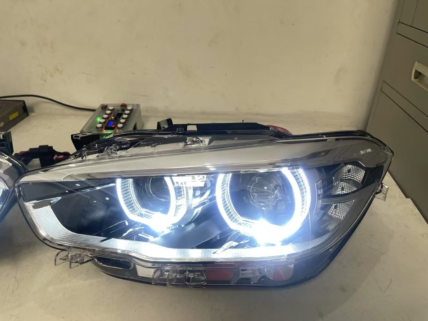 BMW Headlight 2015-2019 BMW F20 Lci
Halogen Headlight Upgrade To F20 Lci LED Headlamp Retrofitters