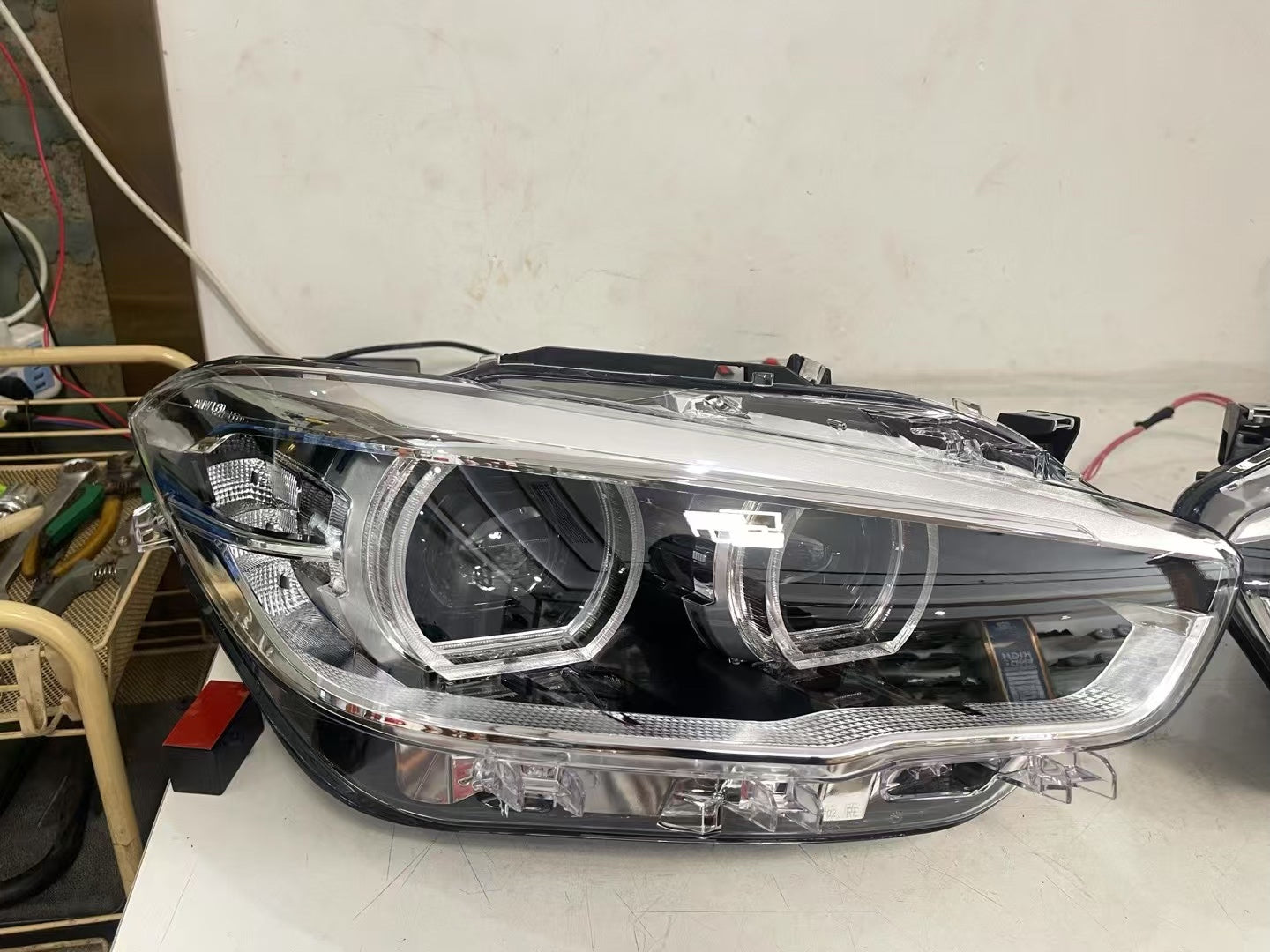 BMW Headlight 2015-2019 BMW F20 Lci
Halogen Headlight Upgrade To F20 Lci LED Headlamp Retrofitters