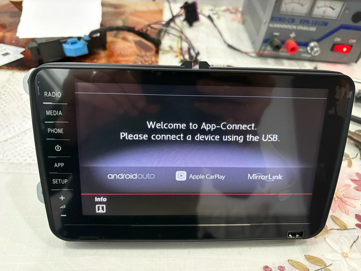 RCD88OPRO Carplay Car Radio MIB Android
Auto Player 8 inch Full Touch Screen for VW Golf 5 6 CC
Passat B5 B6 Jetta 5
