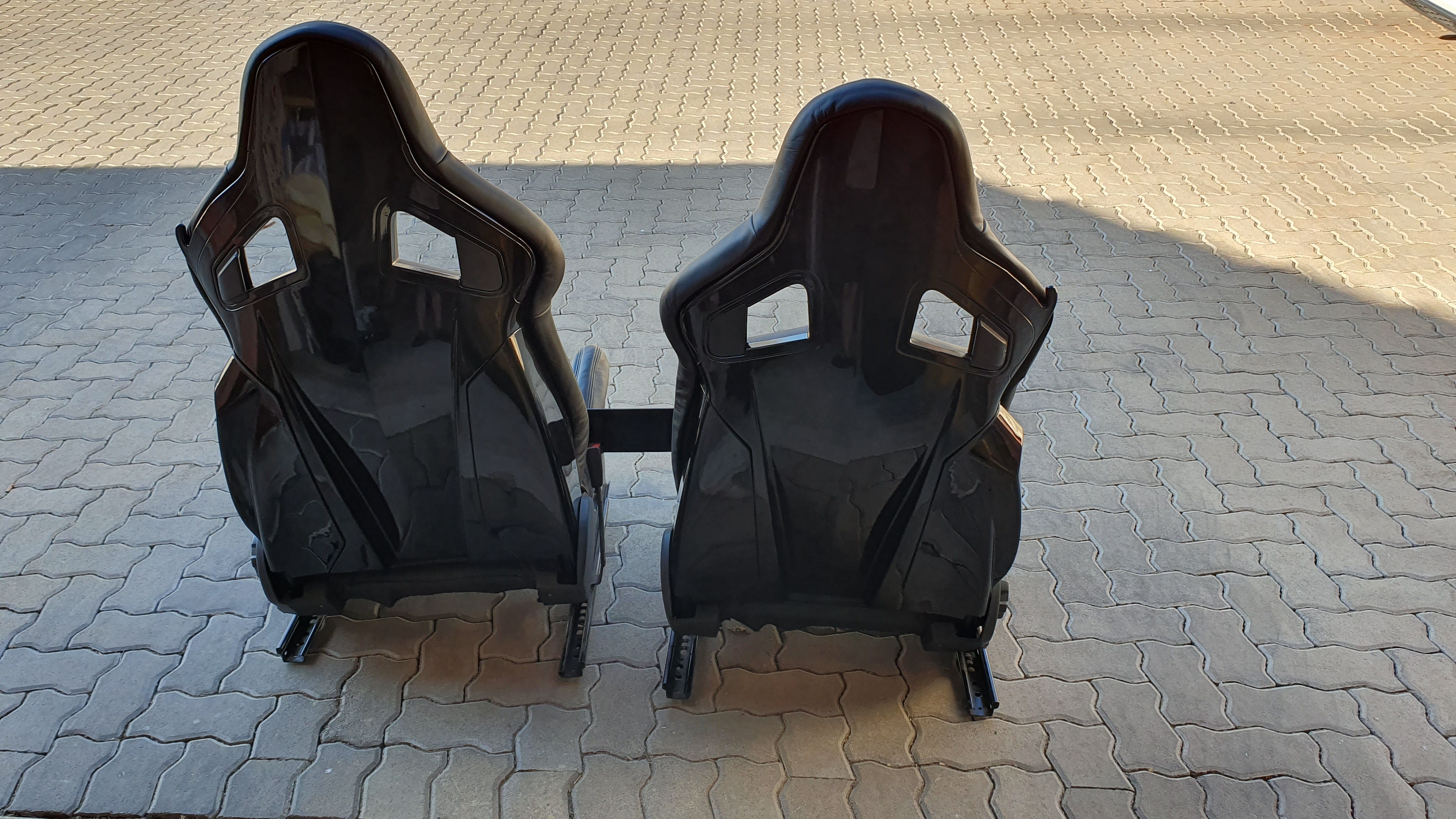 Recaro Oem Seats wingback (Verkoop as 'n paar van twee voorsitplekke)