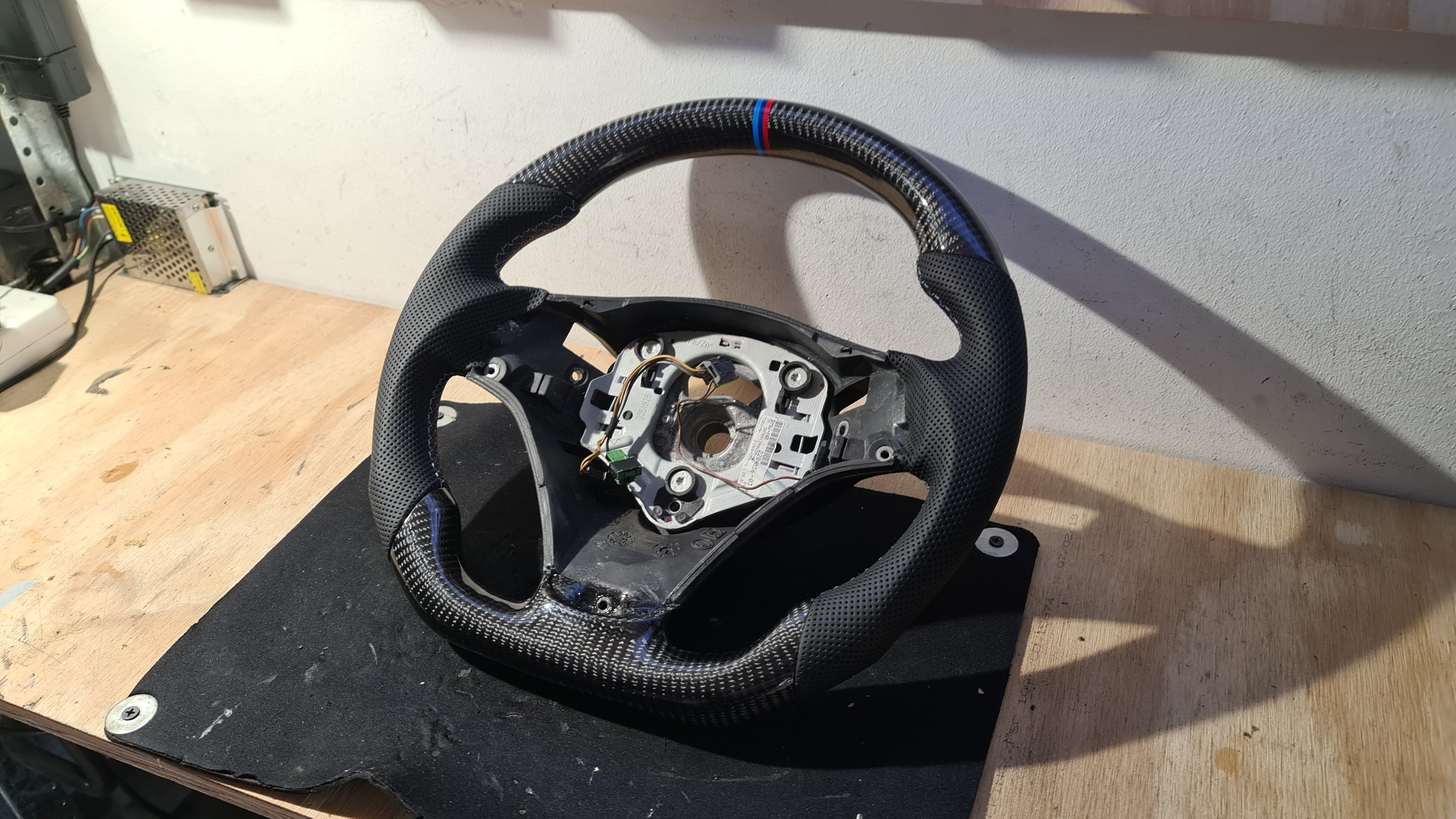 Carbon Fiber Steering Wheel Bmw E90 /E92 (Airbag cover excl )