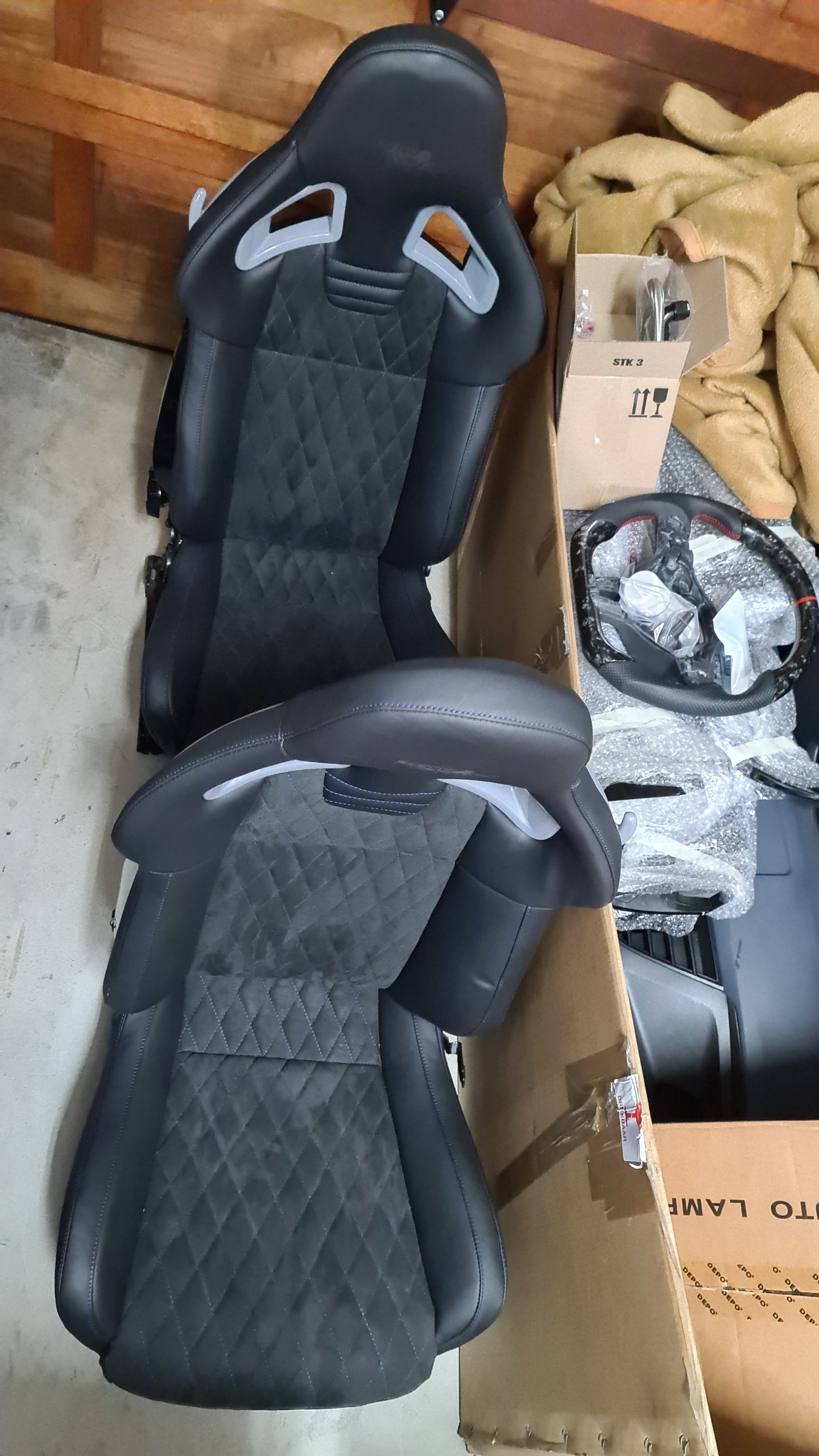 Recaro Oem Seats wingback (Verkoop as 'n paar van twee voorsitplekke)