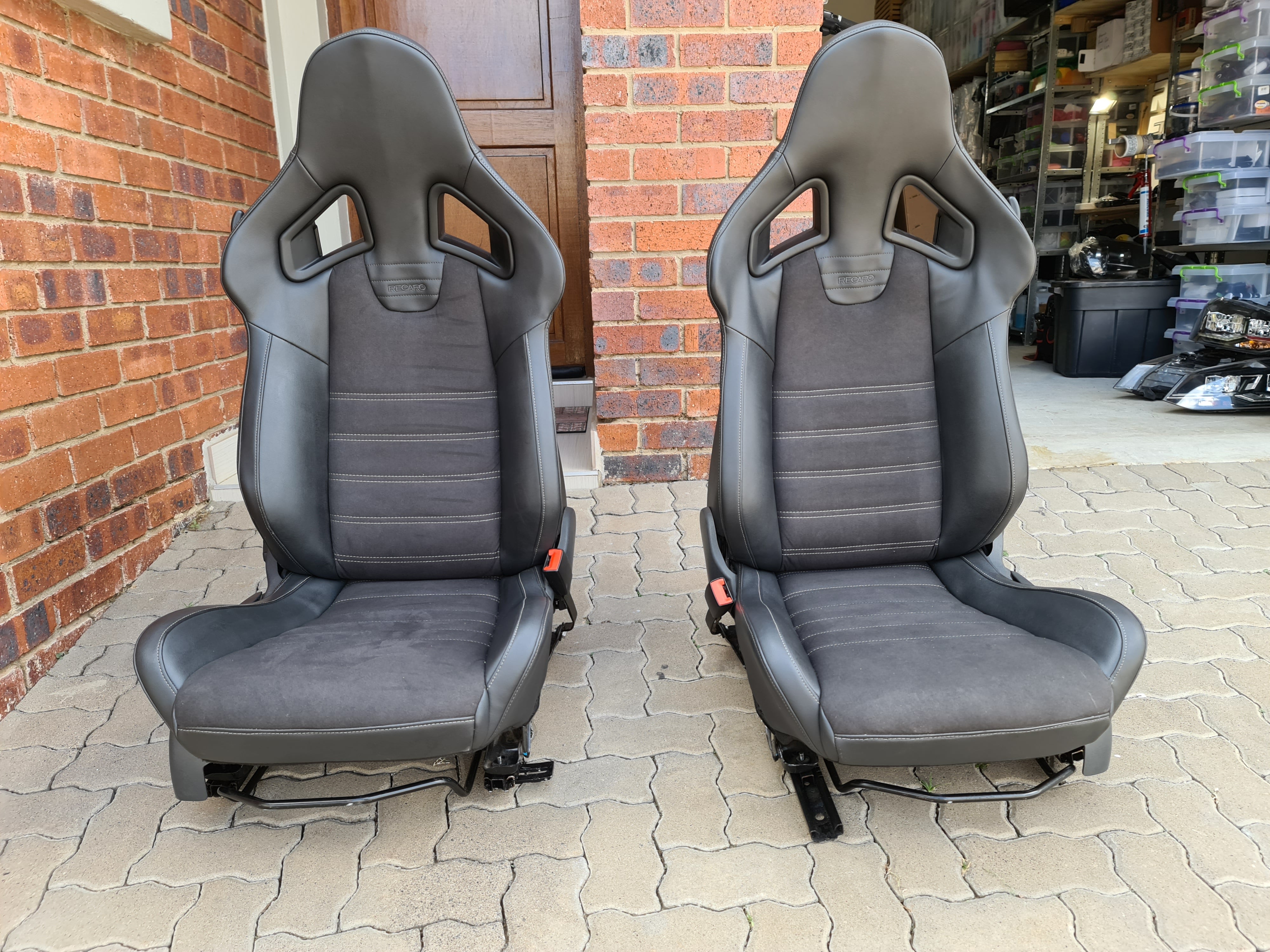 Recaro Oem Seats wingback (Verkoop as 'n paar van twee voorsitplekke)