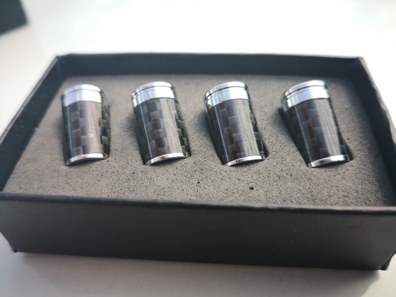 Koolstofbandklepdoppies 